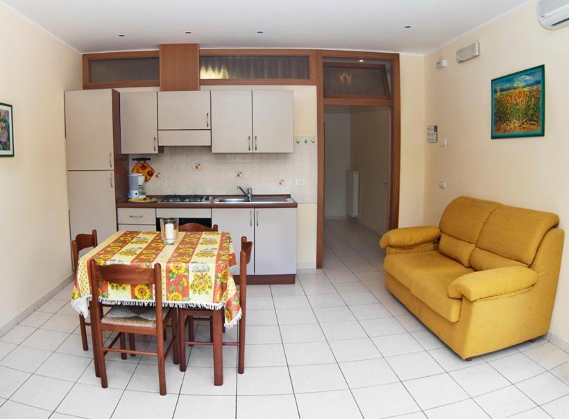 Casa Facchinetti Yellow Apartment Malcesine Extérieur photo
